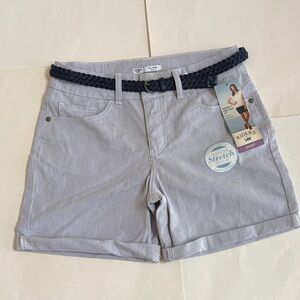 NWT Ladies Riders by Lee Perfect Navy Stripe Mid-Rise Shorts W/Navy Belt Size 8
